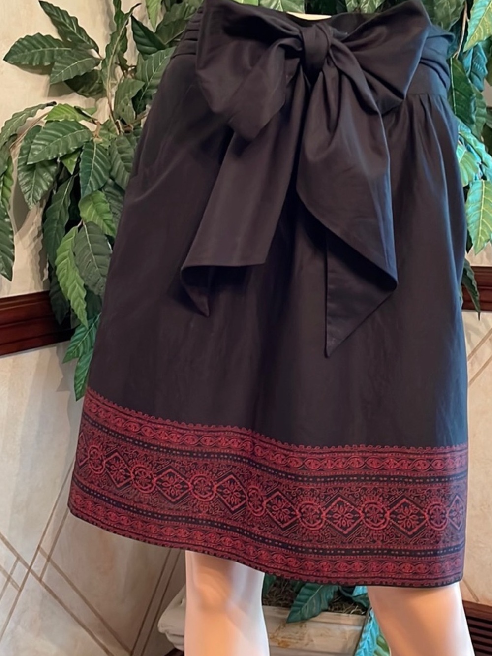 THE LIMITED BLACK & RED WAIST TIE SKIRT